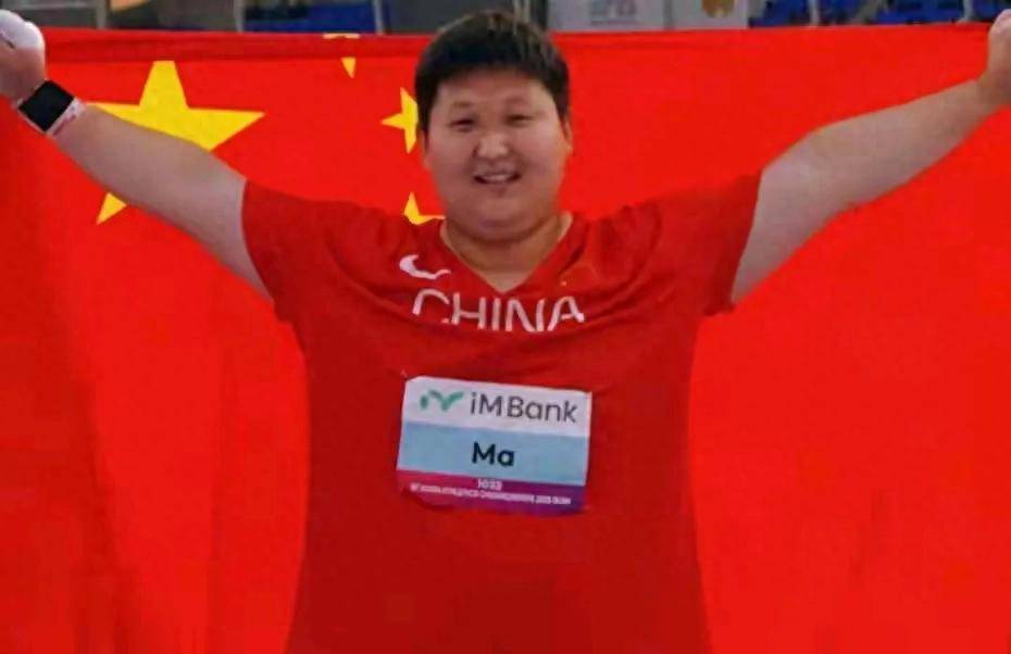 举重双项赛中出现逆袭，选手突围夺冠