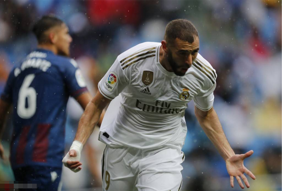 哥伦比亚轻取比利时，本泽马扛起全队